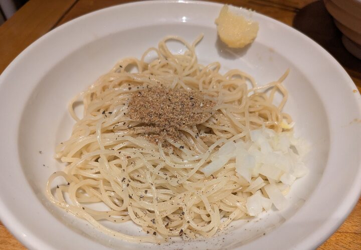 丿貫（へちかん）木更津店の煮干し蕎麦の和え玉（黒酢）