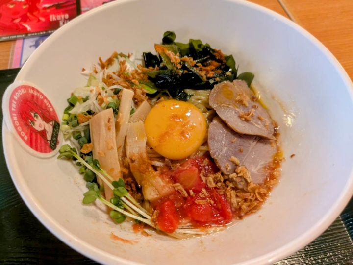 ぼっち・ざ・ろっく！×湯楽の里　コラボメニュー　喜多ちゃん　郁代のインスタ映え油そば