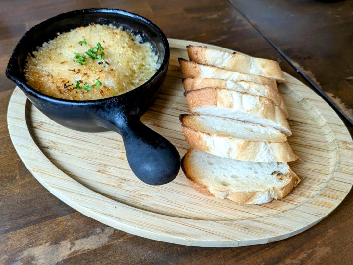 木更津市 トラットリア クオーレ(trattoria cuore) 牡蠣のアヒージョ