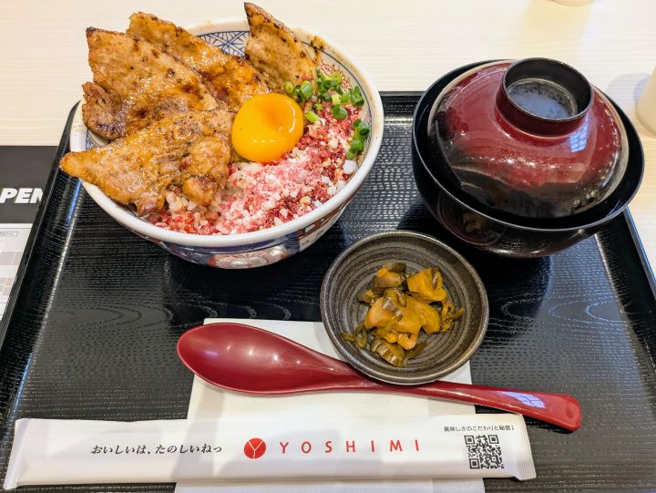 木更津 三井アウトレットパーク フードコート 十勝豚丼わか葉 牛とろ&豚丼