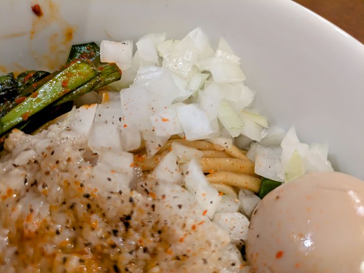 木更津　千葉房総麺のマルタイ　背脂まぜそば　玉ねぎトッピング