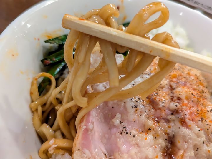 木更津　千葉房総麺のマルタイ　背脂まぜそば　自家製平打ち麺