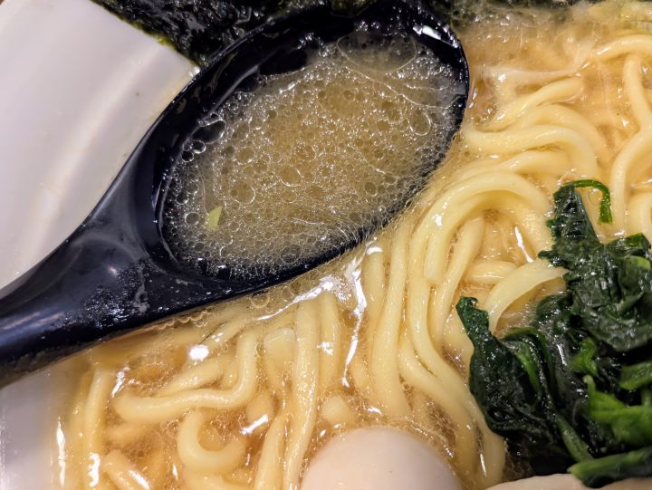 吟家 木更津店 醤油ラーメン