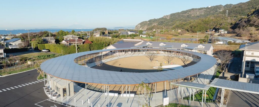 道の駅 保田小学校を上から見た図