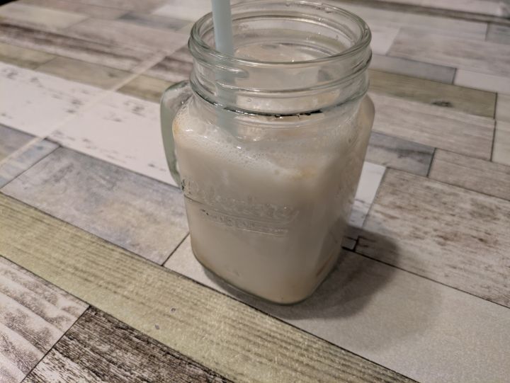 カレーのお供にぴったりの冷たいラッシー