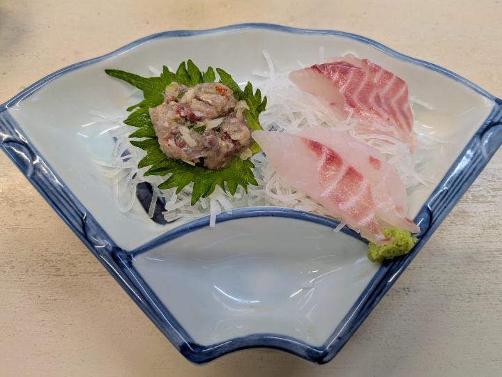 はまべ定食の刺身三種盛