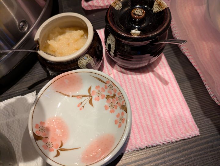 容器に入ったセルフのおろしにんにく