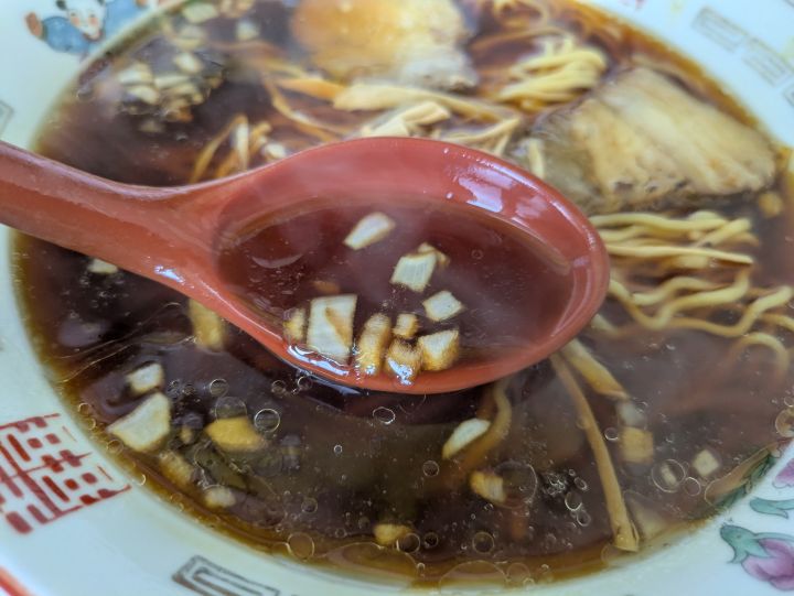 ラーメンワンちゃんのスープに入っている玉ねぎ