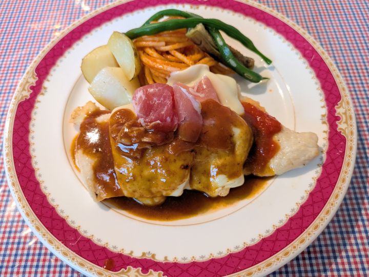 キッチンDonDonのチキンのチーズ焼きアップ