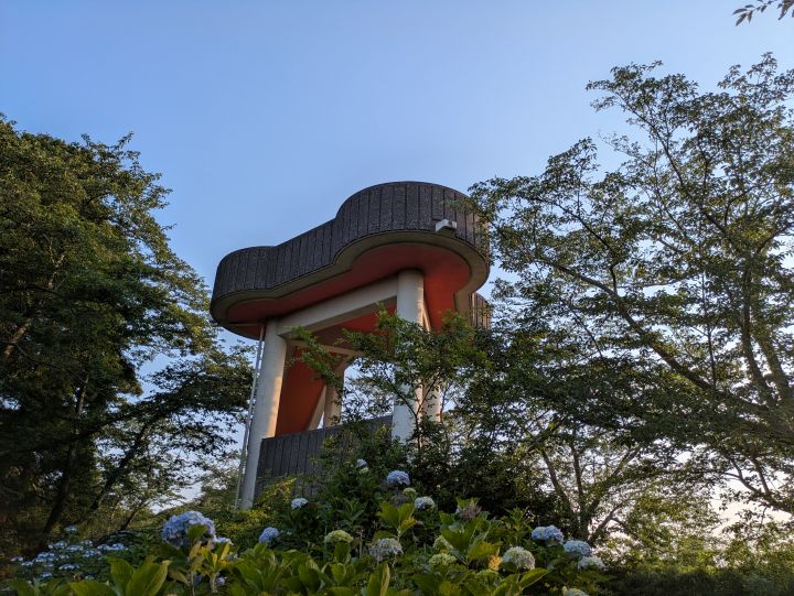 袖ケ浦公園の展望台の外観