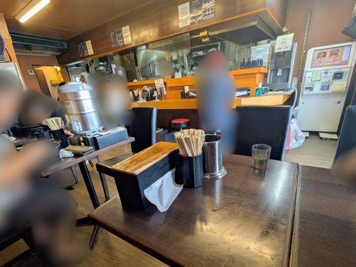 市原市 蠍ラーメンの店内の様子