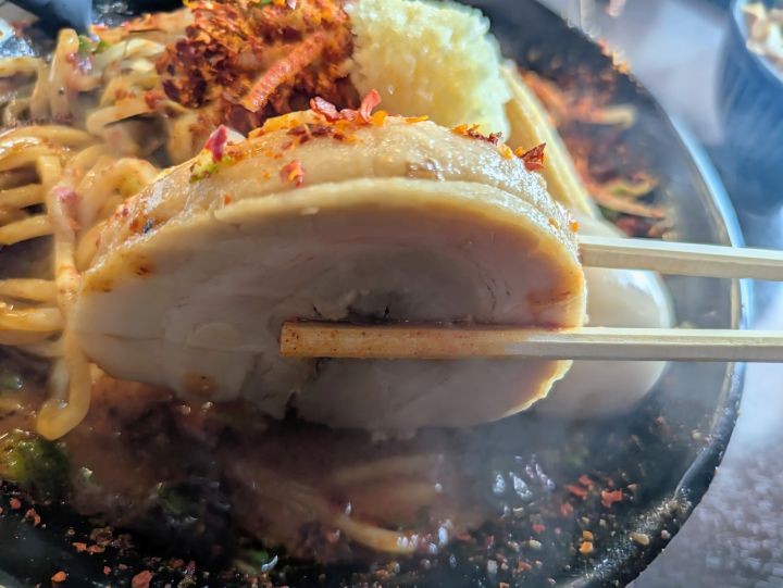市原市 蠍ラーメンの分厚いチャーシュー